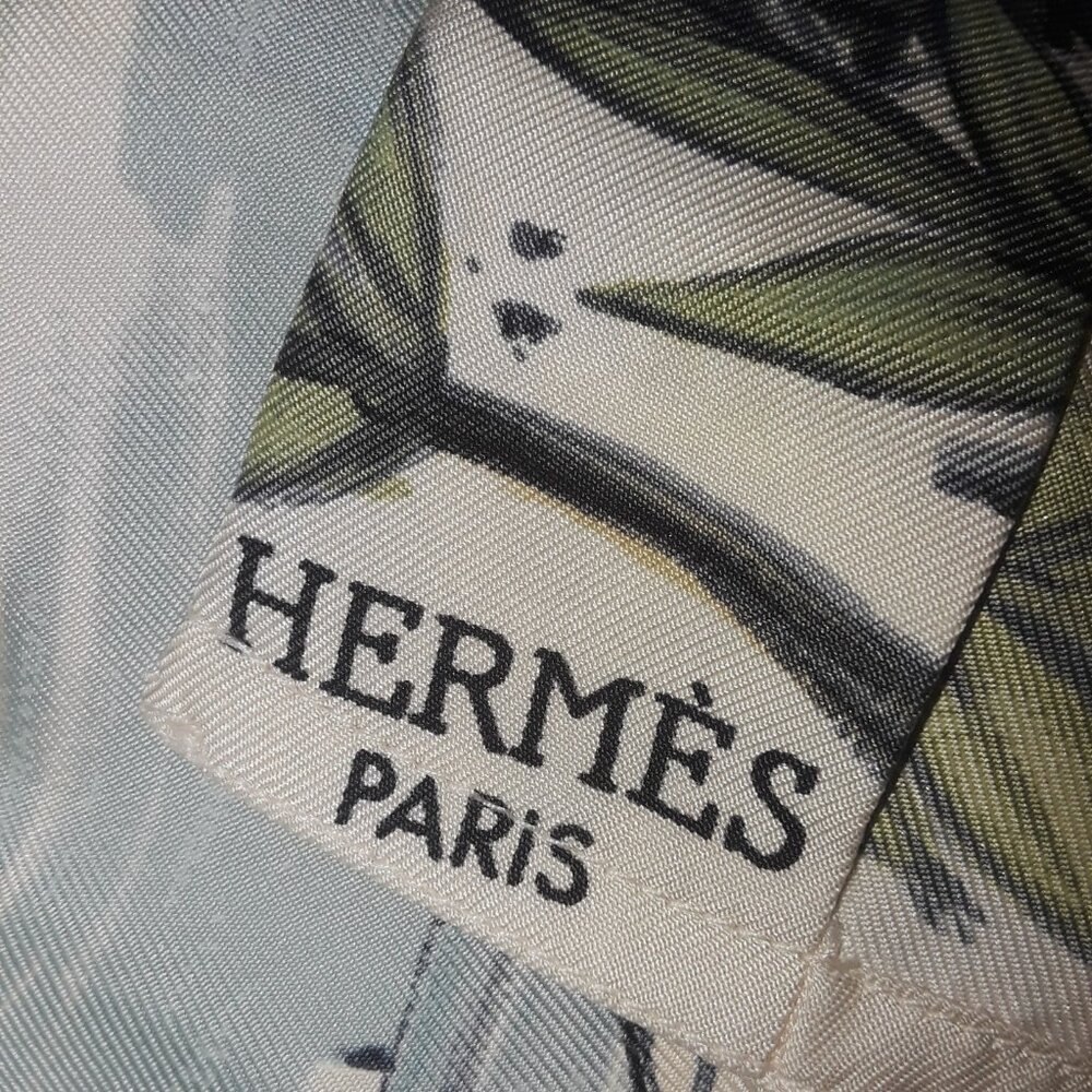 RARE Hermes "Chantilly" magnificent silk logo print blouse - Picture 5 of 12